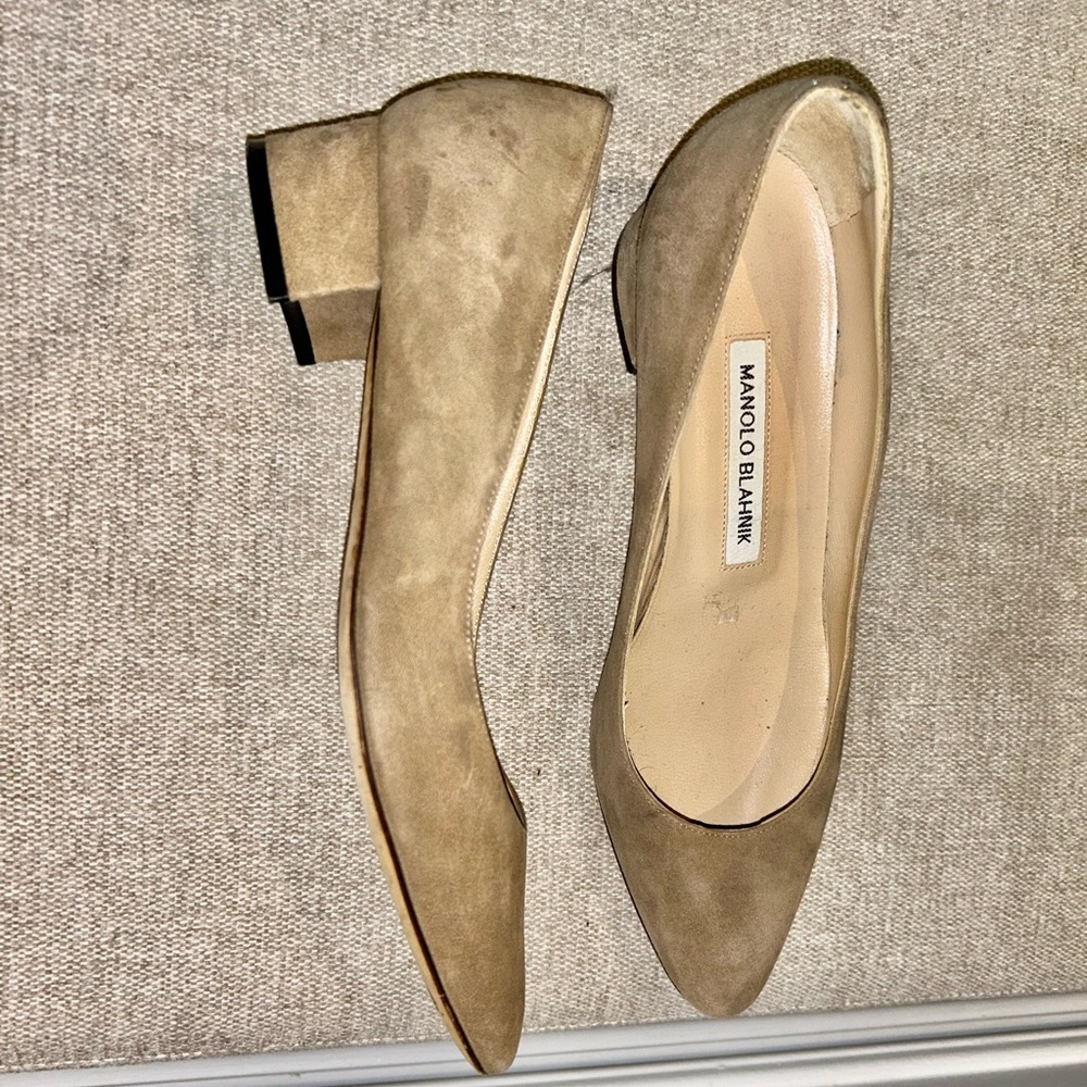 Manolo Blahnik Taupe Suede Flats